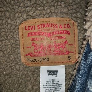 Levi's Jackets & Coats - Levis denim jacket Levi's Jackets & Coats - Levis denim jacket